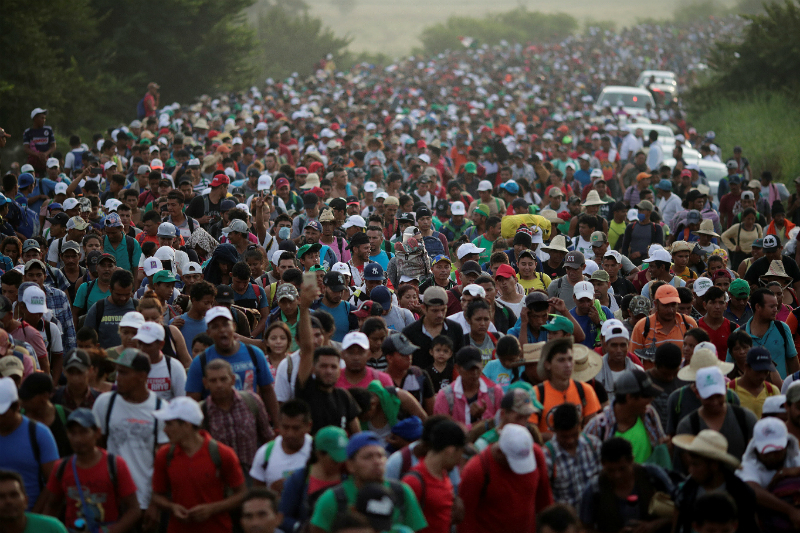 Primer grupo de caravana migrante llega a frontera con M xico 24