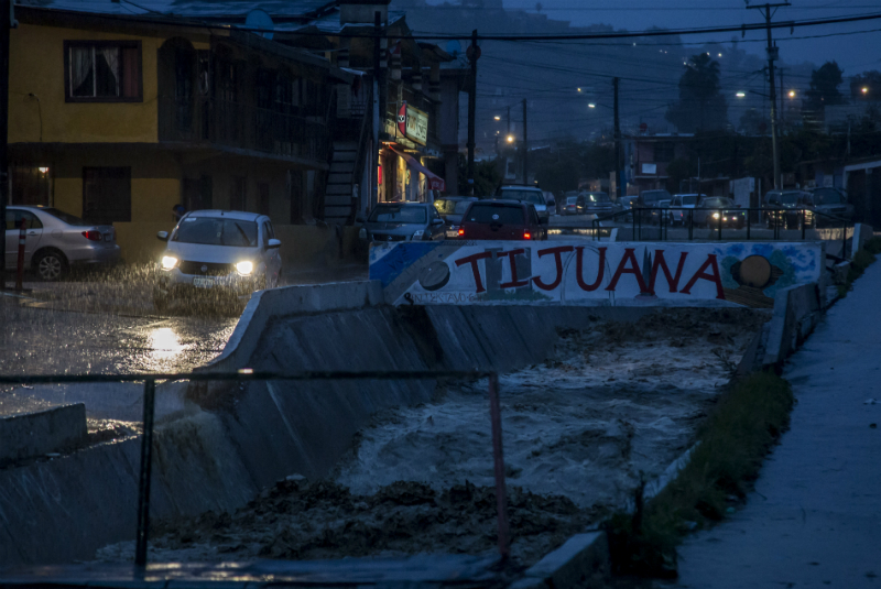 Tormenta provoca inundaciones en Tijuana durante el fin de semana