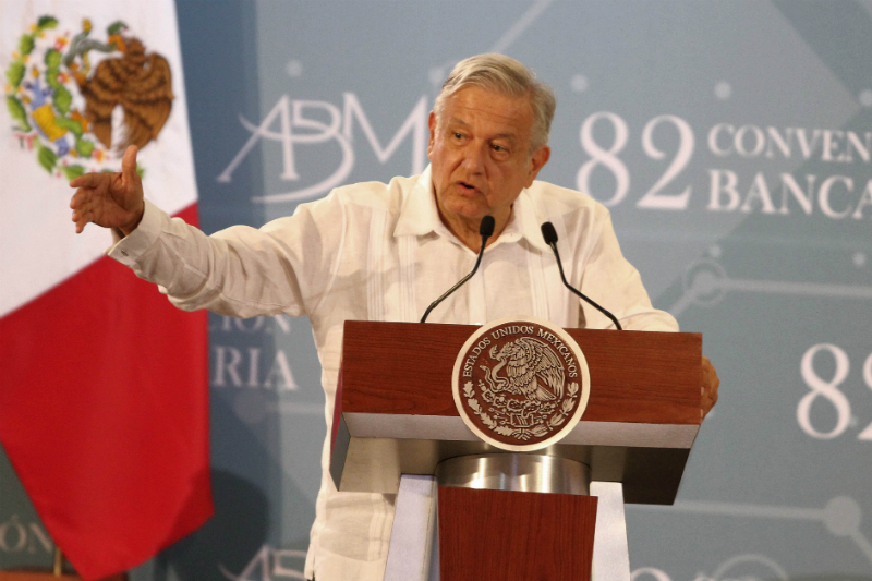 Amlo Urge A Banqueros Bajar Comisiones En Envío De Remesas Video 24 Horas 3357