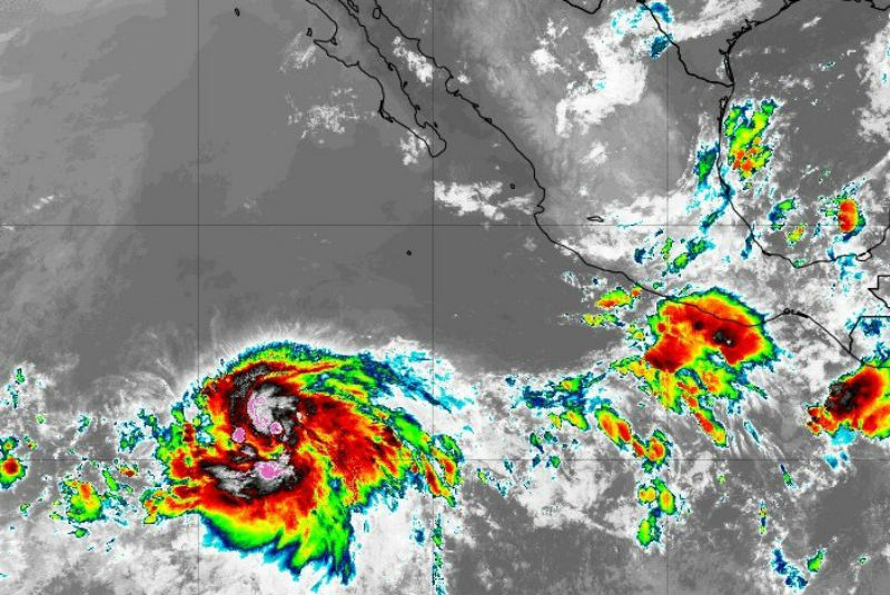 Tormenta Tropical Bárbara Ya Es Huracán Categoría 1 - 24 Horas