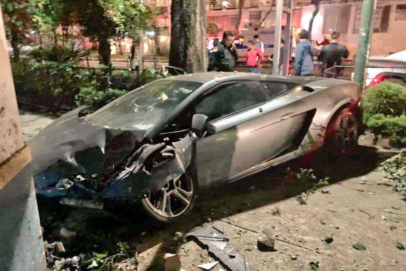 Llevan Lamborghini abandonado en la Roma a Ministerio Público - 24 Horas