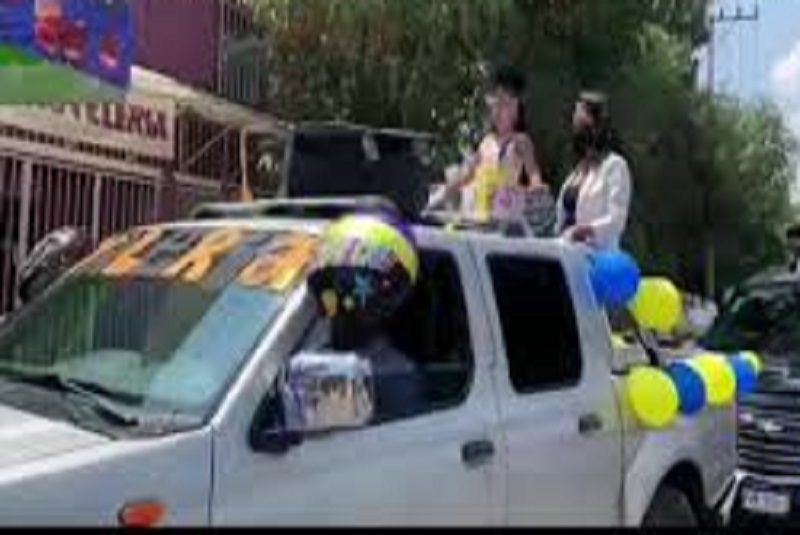 En plena pandemia kinder realiza graduaci n con caravana de autos