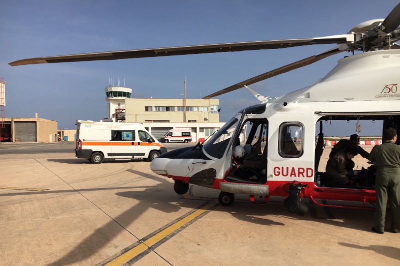 Migrante da a luz en helicóptero