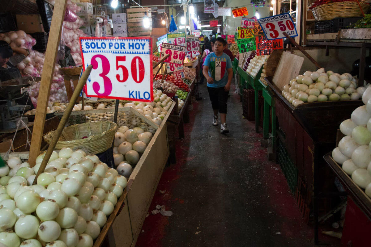 El reporte señaló que los productos que reportaron las mayores bajas en sus precios durante el periodo de referencia fueron: Jitomate, limón y calabacita