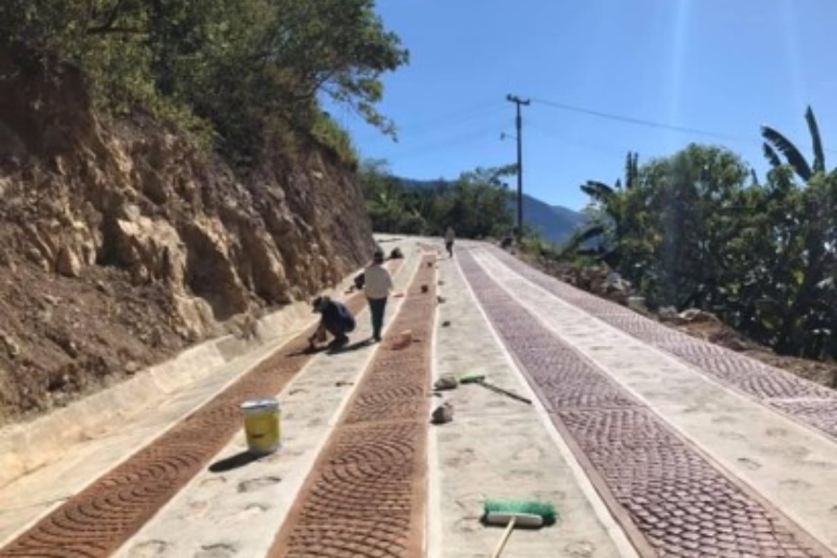 Los pobladores no sólo han sido buenos administradores, también excelentes constructores de caminos al lograr auténticas obras de arte: el titular de SCT, Jorge Arganis Díaz-Leal