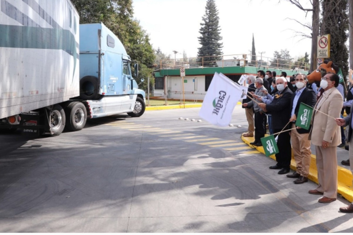 Para hacer posible la donación tuvieron que acondicionarse tres plantas de la empresa, donde la de Irapuato, Guanajuato, generó 262 toneladas, la de Tehuacán, Puebla produjo 272 toneladas