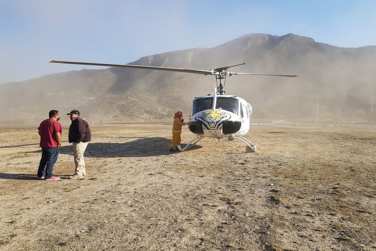 Combaten incendios en Nuevo León