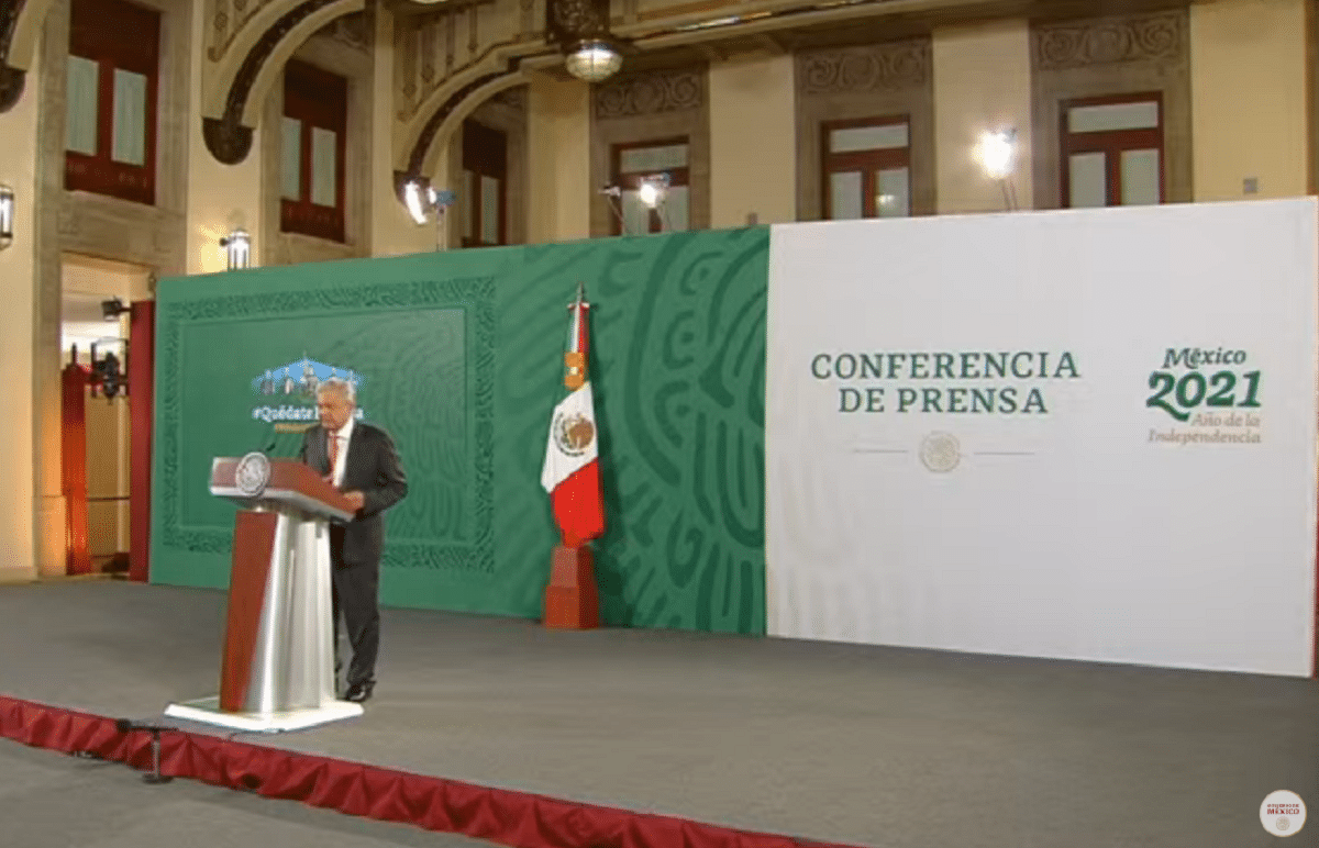 AMLO en la mañanera desde Palacio Nacional