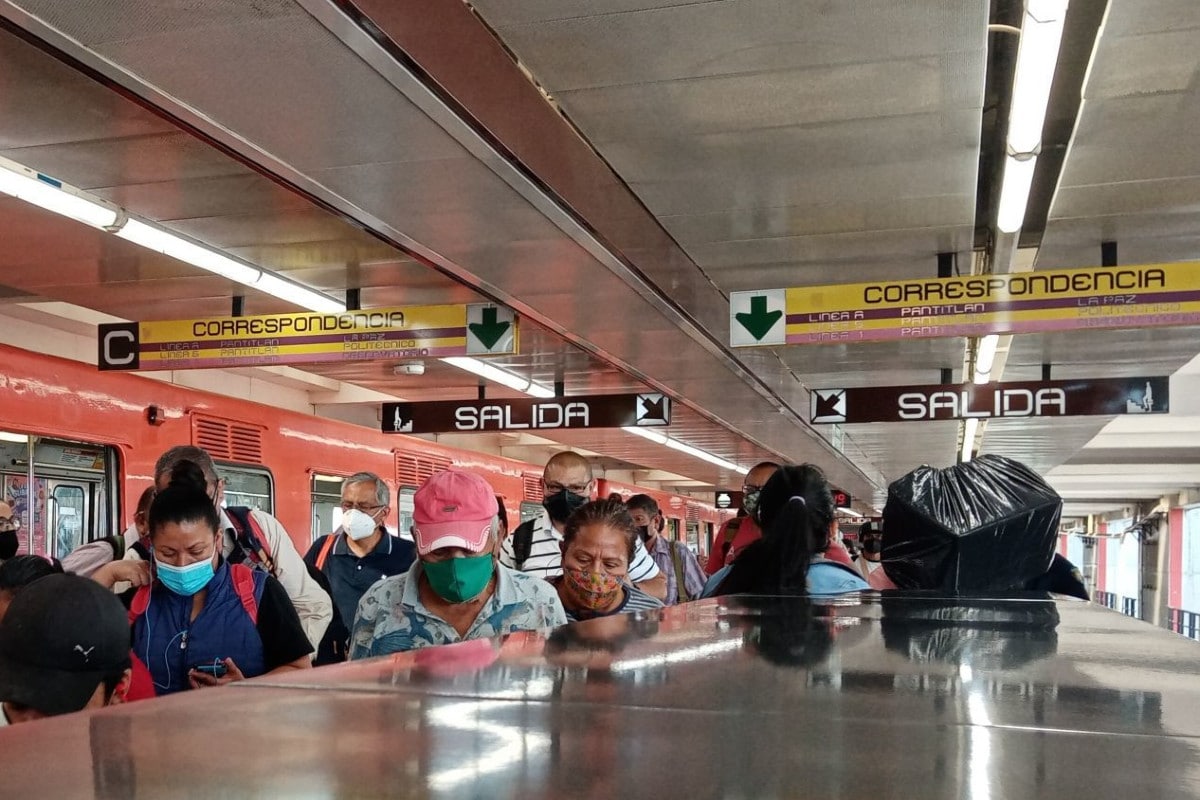 El menor sufrió un ataque epiléptico mientras esperaba con su madre la llegada del convoy del Metro.