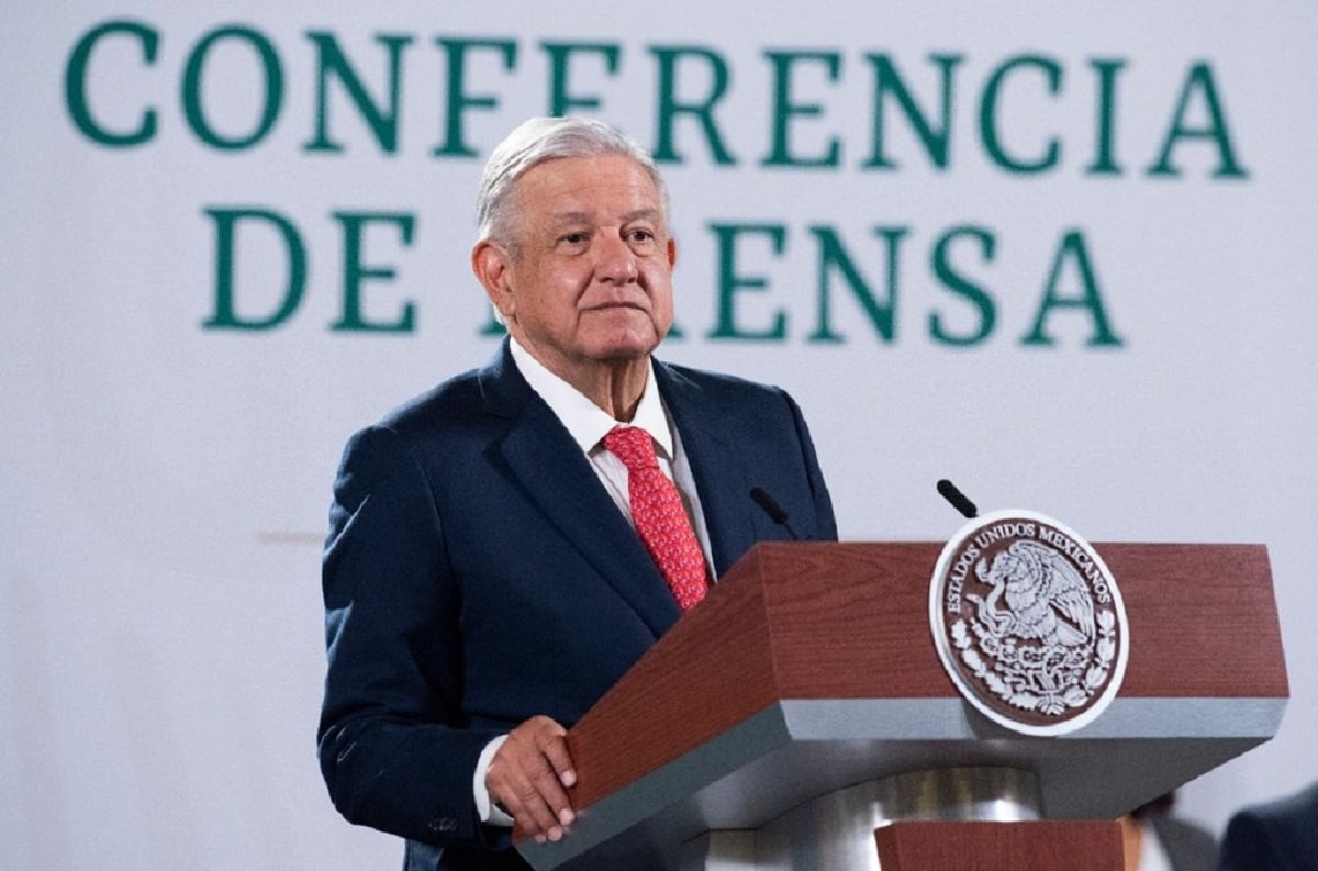 AMLO volvió a arremeter en contra del INE y el TEPJF