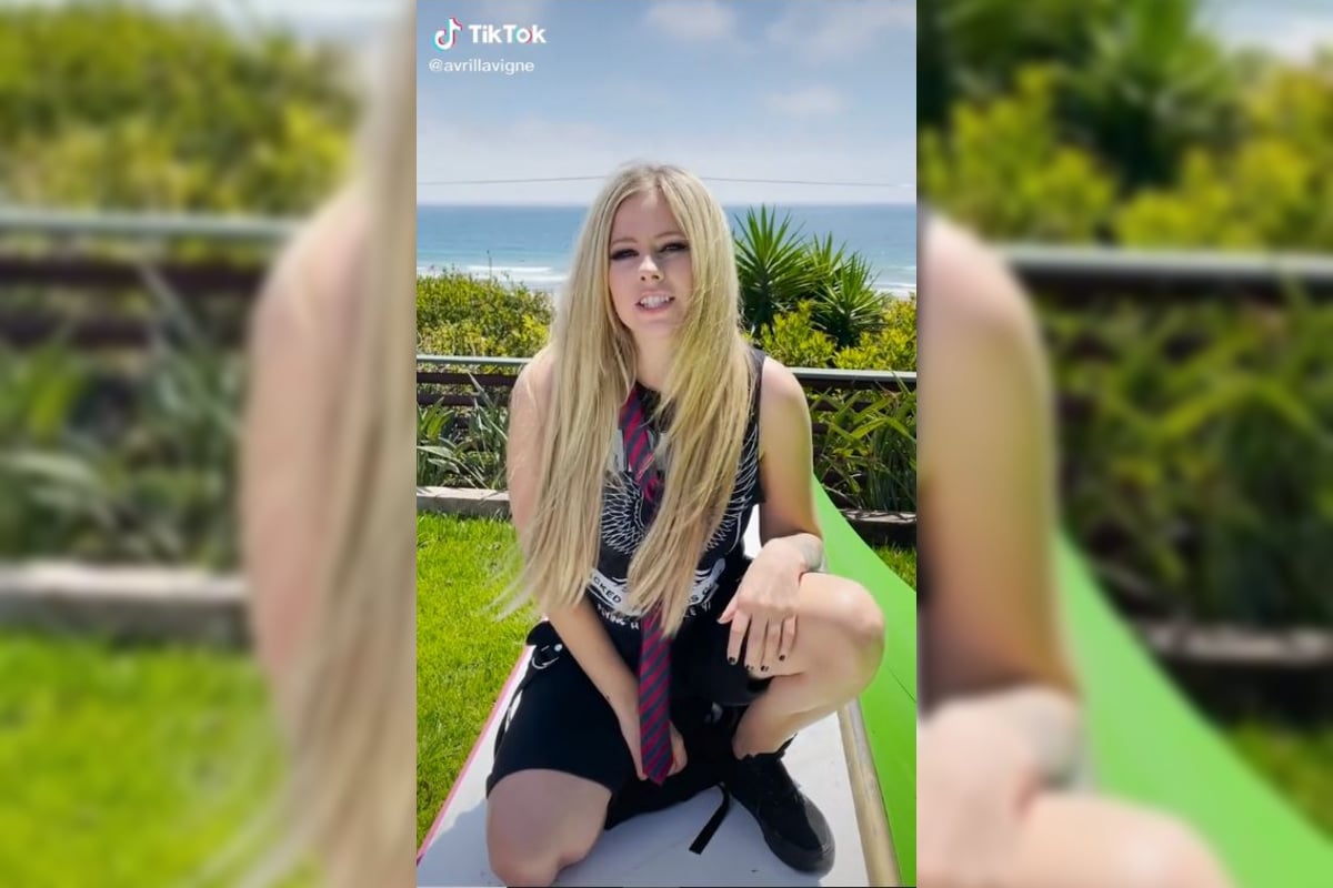 Avril Lavigne Vampira Reviven Teorias Sobre Su Muerte Tras Estrenar Su Cuenta De Tiktok 24 Horas