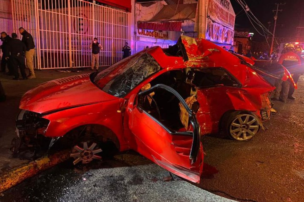 El choque se registró en Avenida Central de Ecatepec.