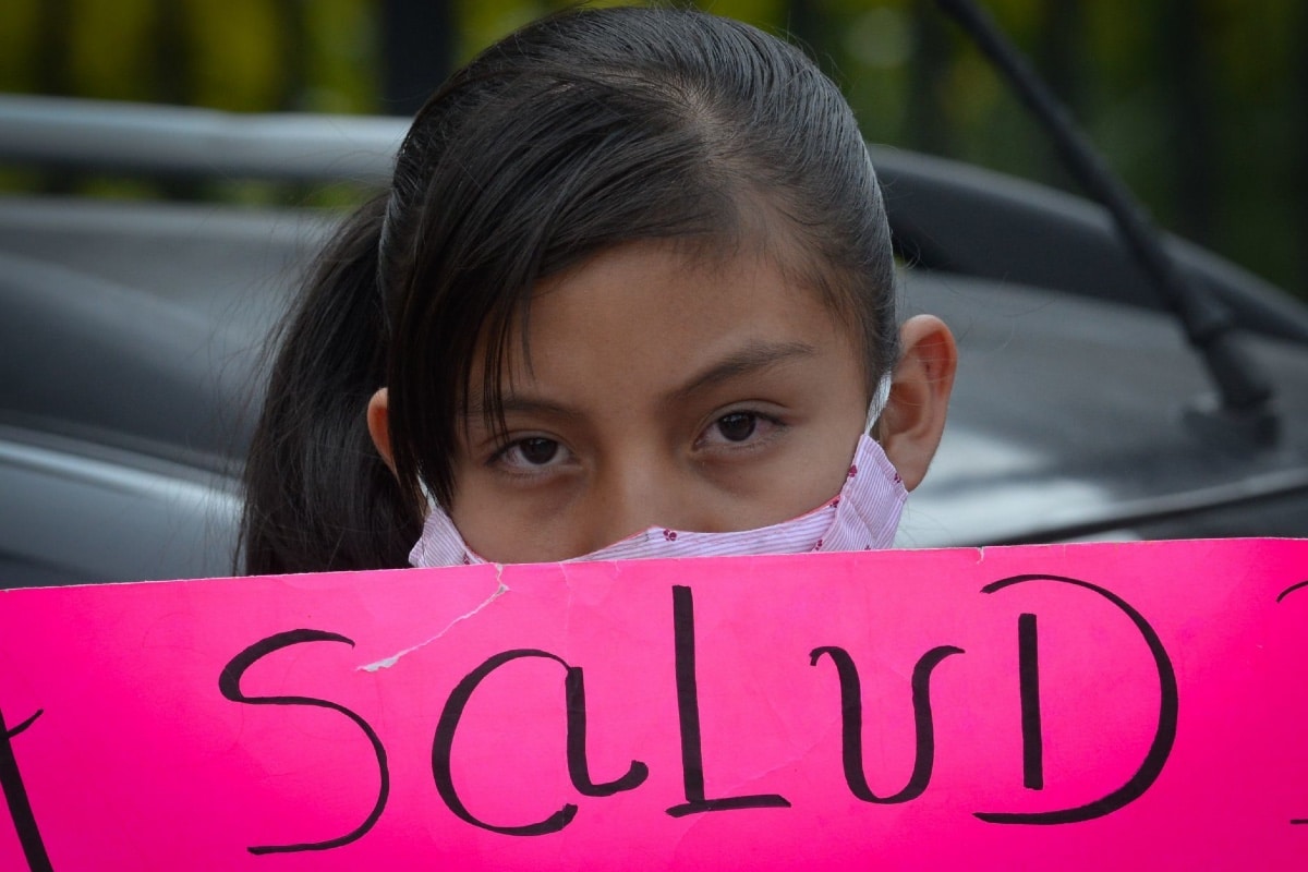 Niños con cáncer piden fin a recorte de médicos