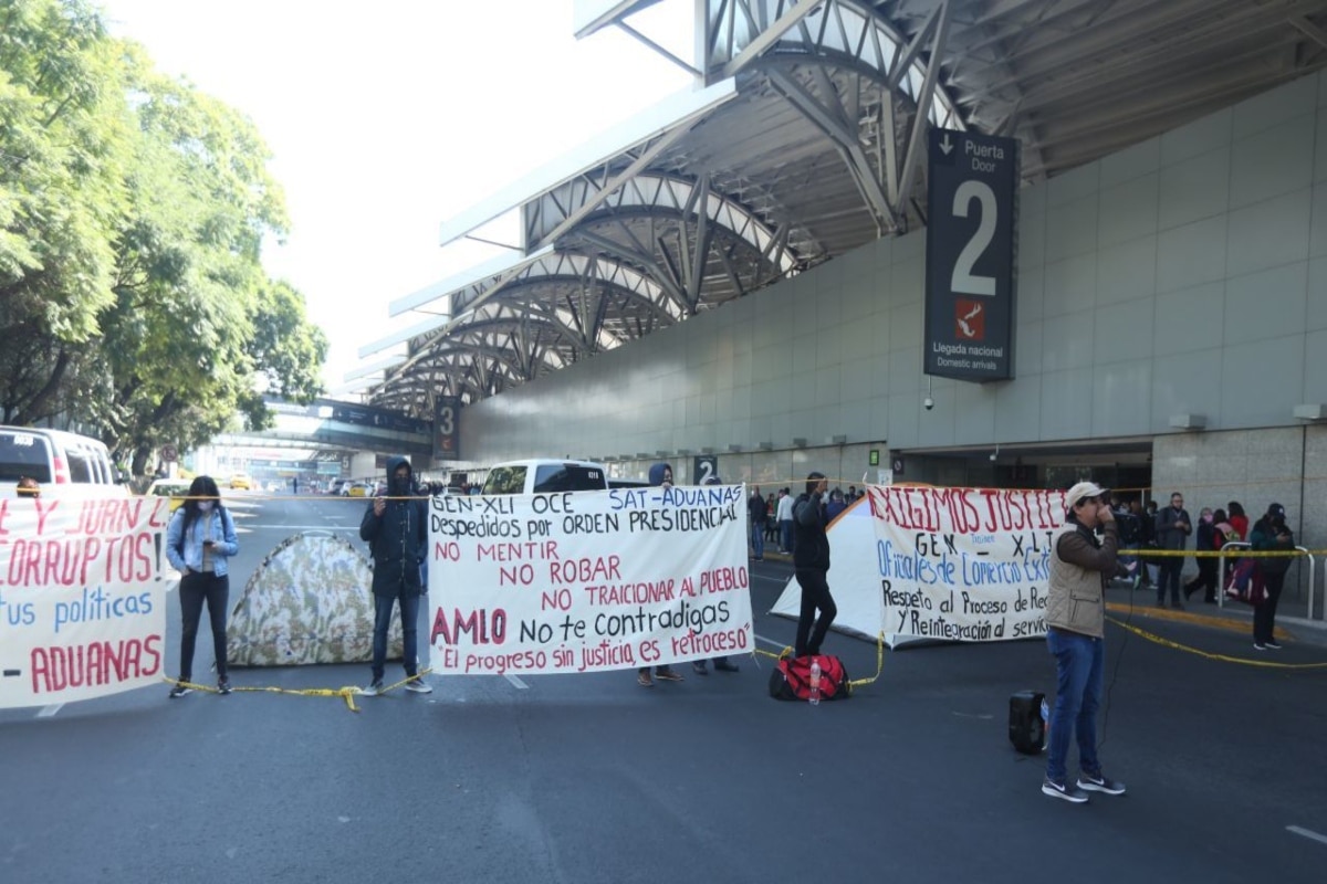 Nuevo Bloqueo Al AICM: Ahora Van Extrabajadores De Aduanas - 24 Horas