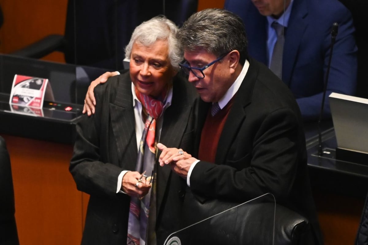 Foto: Cuartoscuro | Olga Sánchez Cordero, presidenta de la Mesa Directiva del Senado y Ricardo Monreal, coordinador de la bancada de Morena.