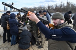 ¿Muy poco, muy tarde? Occidente envía finalmente armas a Ucrania