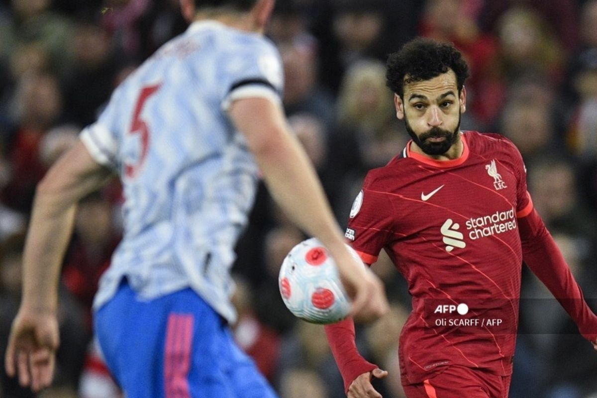 Foto:AFP|Liverpool asalta liderato de la Premier League con goleada a un United fanstasmal