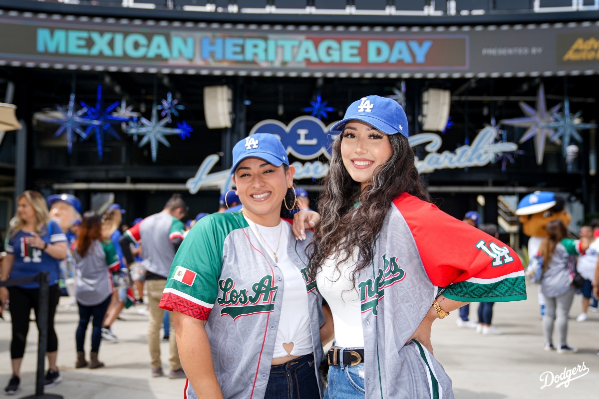 Dodgers borran a Julio Urías para conmemorar el Mes de la Herencia