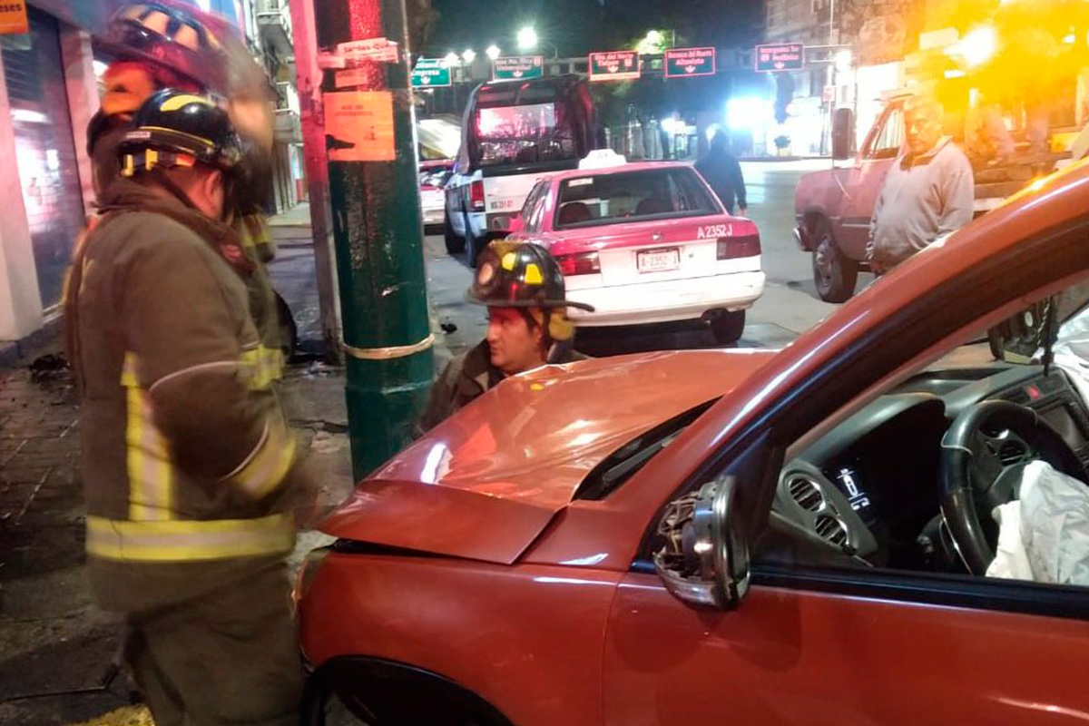 VIDEO. Alertan a CDMX volcadura, choque, incendios de autos y atropellado