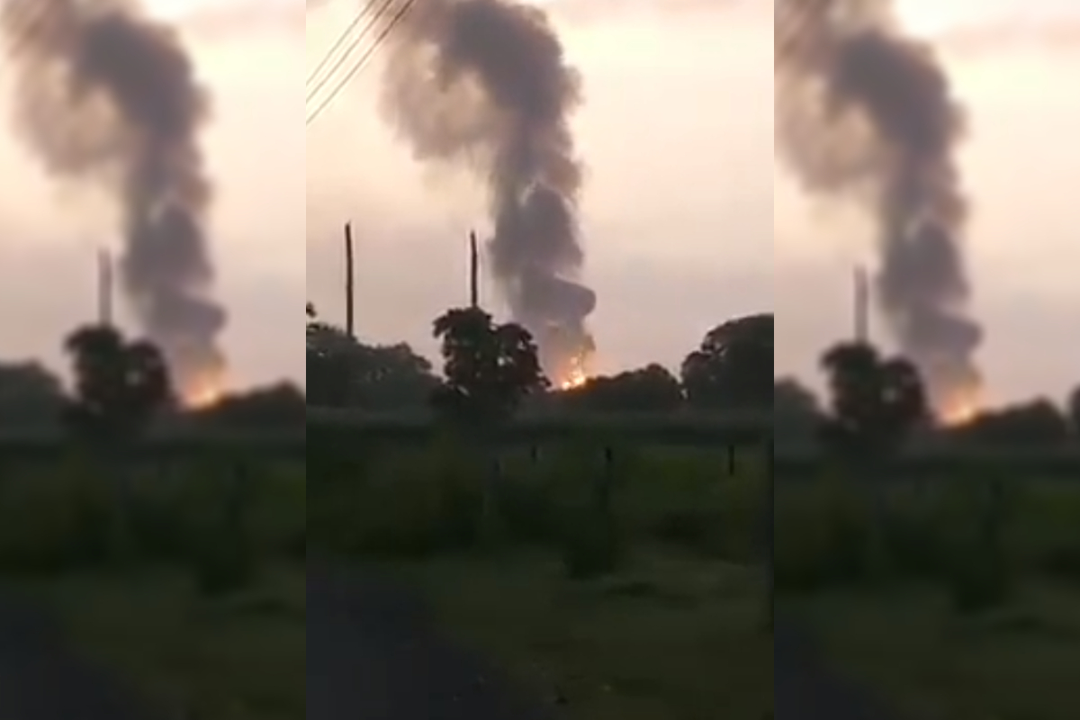 Este jueves se registró un incendio en un ducto de Pemex en Chacaltianguis, Veracruz.