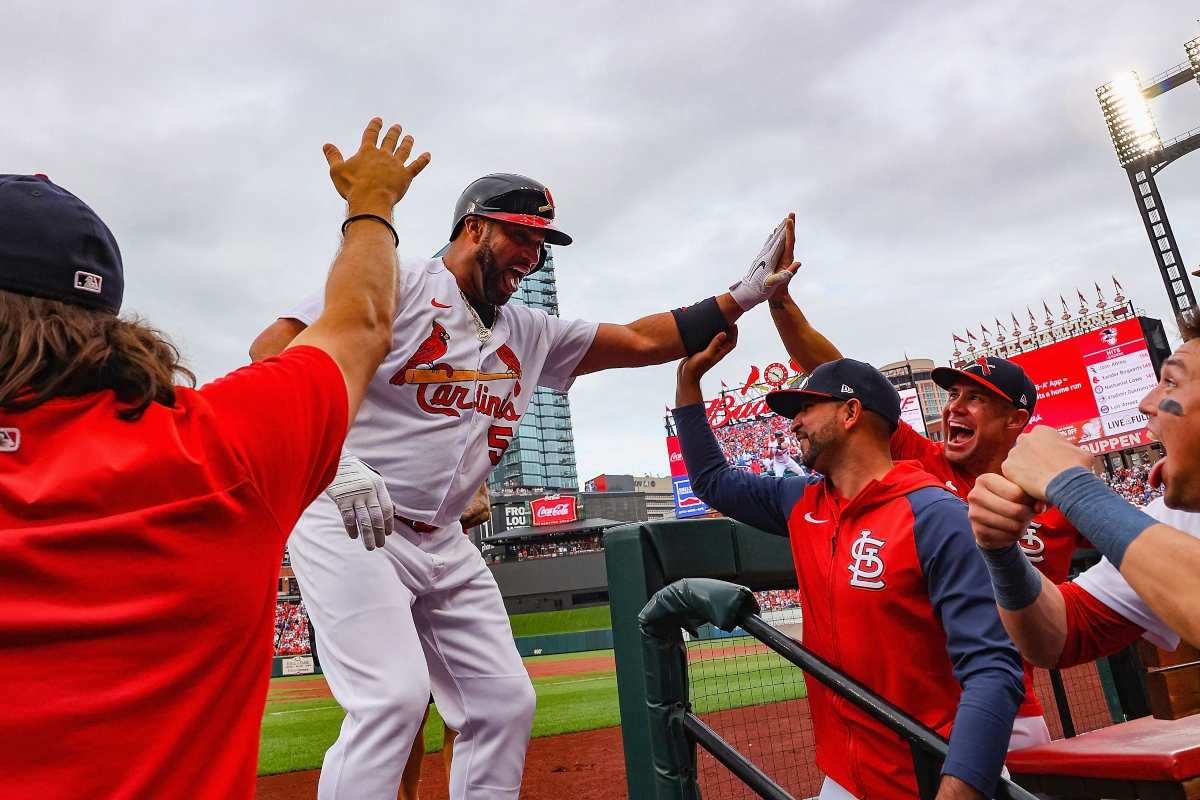 Albert Pujols hits home run No. 697, eclipsing Alex Rodriguez for