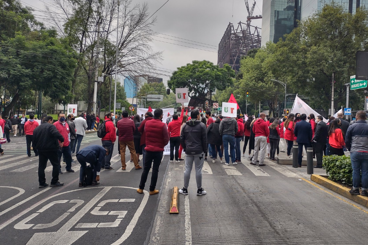 Videos: Sindicalistas De Nacional Financiera Bloquean Insurgentes Sur ...