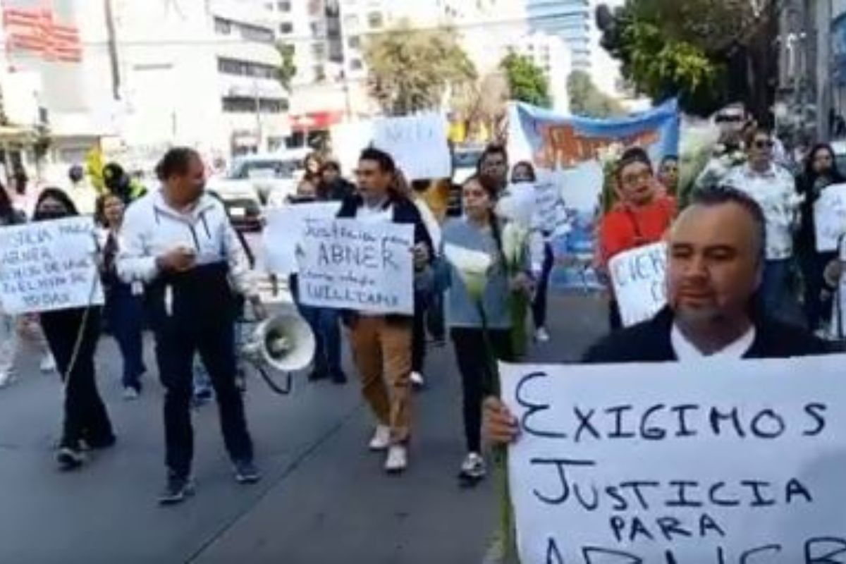 Padres Protestan En Colegio Williams Exigen Justicia Por Muerte De Abner 