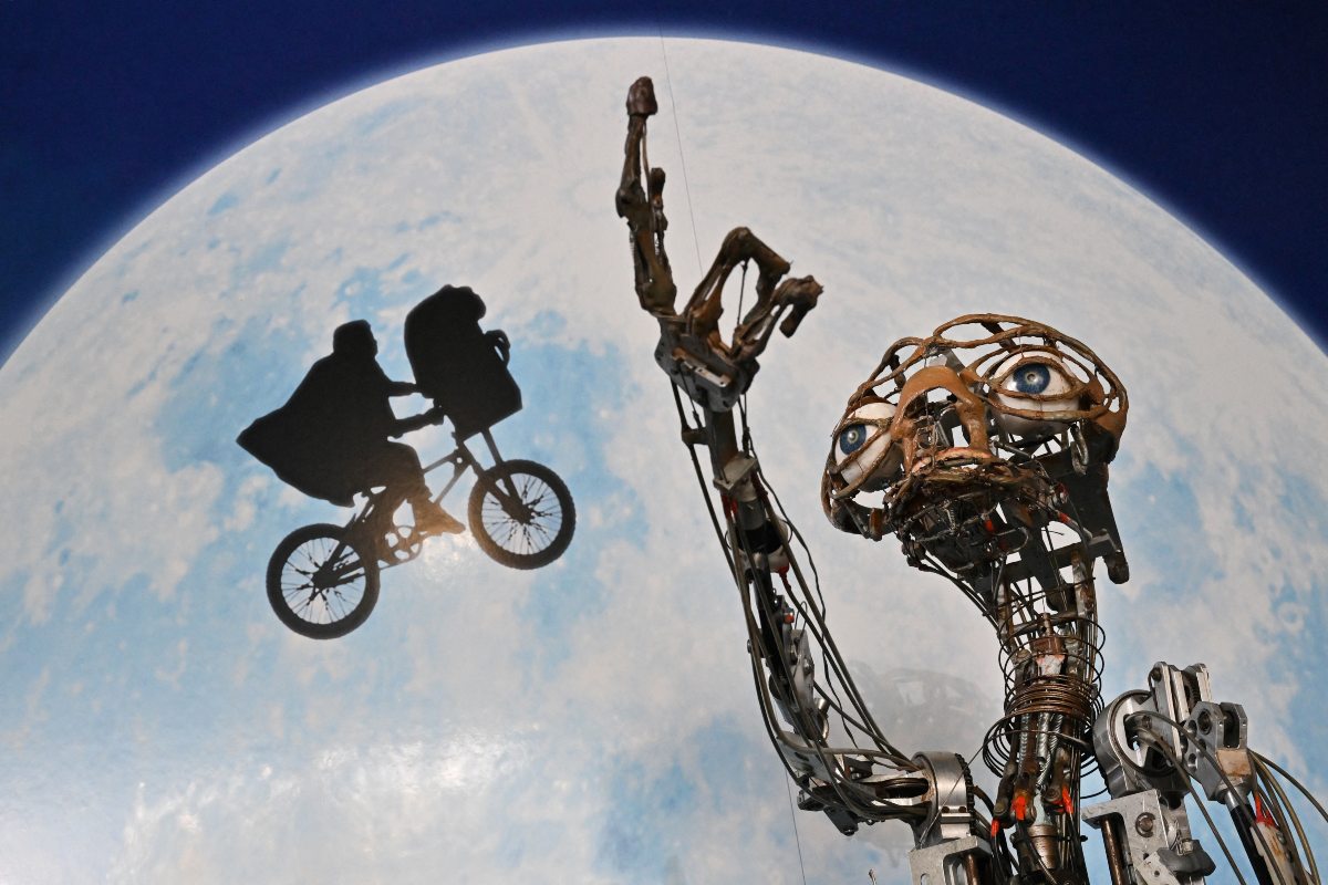 Subastan muñeco original de “E.T. el extraterrestre” por 2.6 mdd