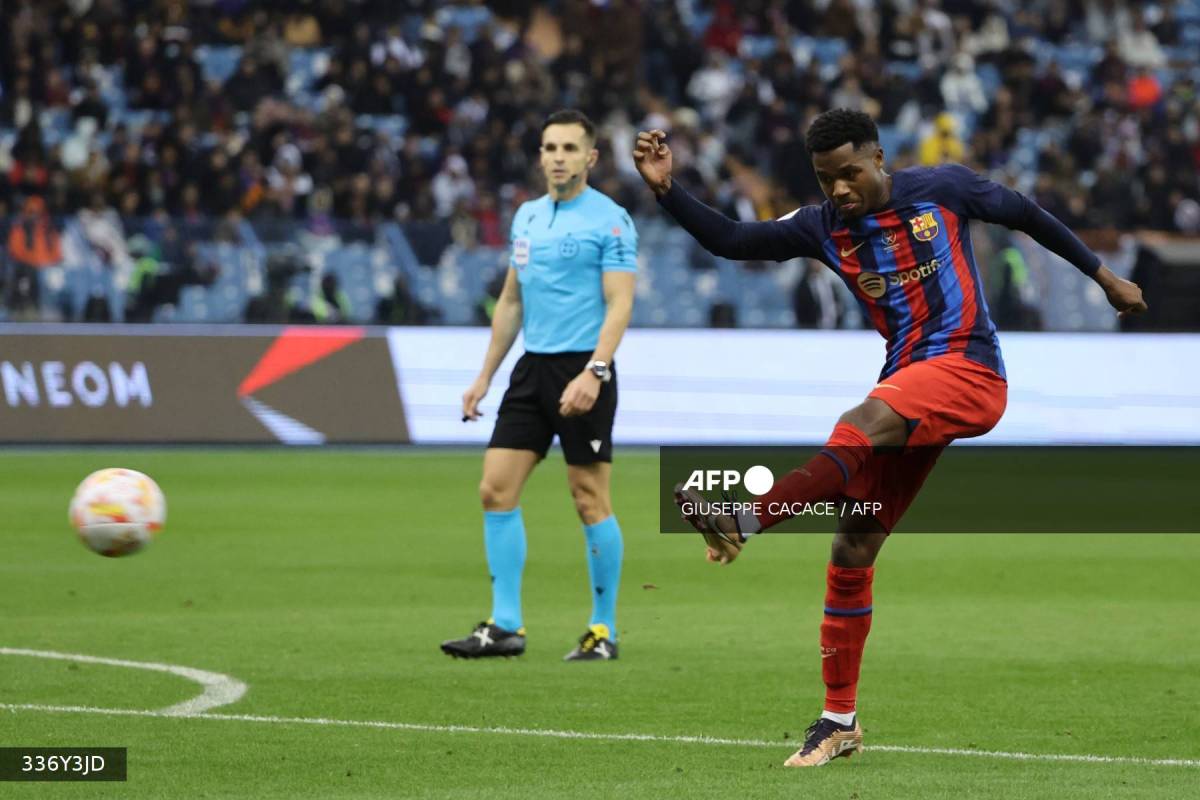 Foto: AFP | Foto: @ansufati / Ansu Fati marcó un golazo para los culés