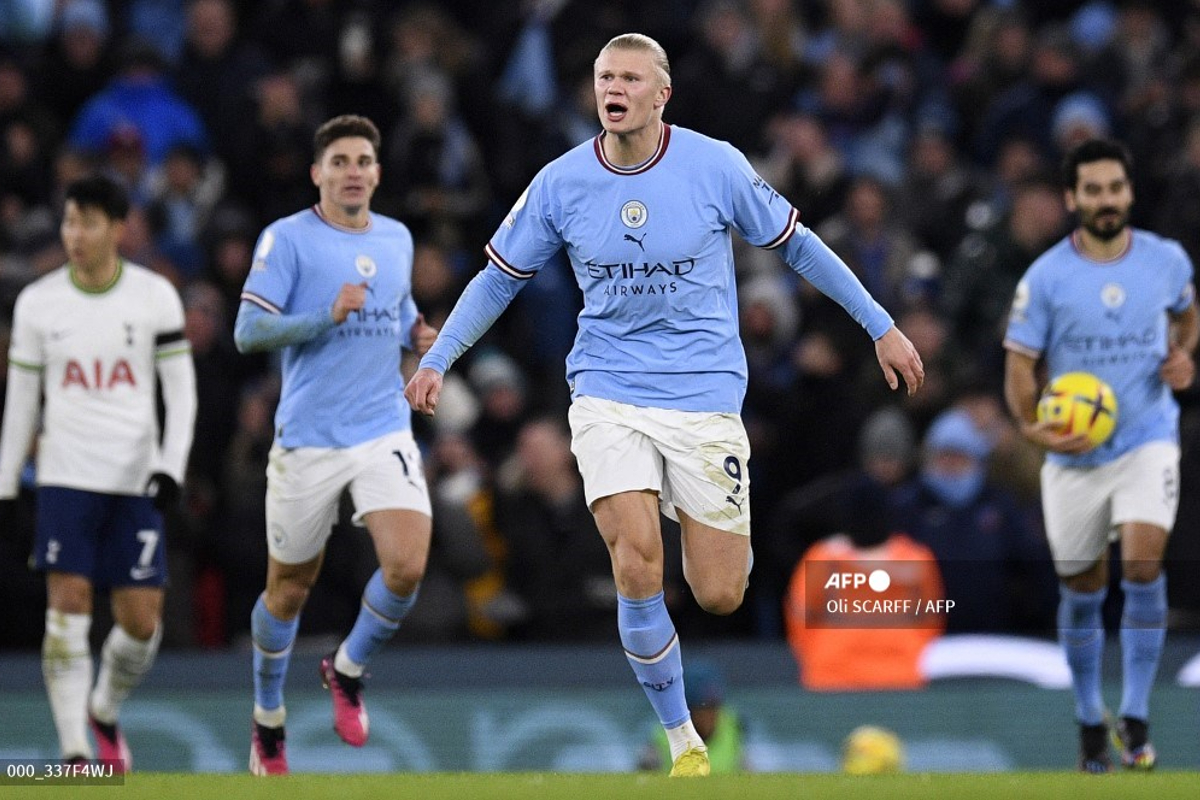 AFP | Erling Haaland celebra su gol en la remontada de Manchester City frente a Tottenham.