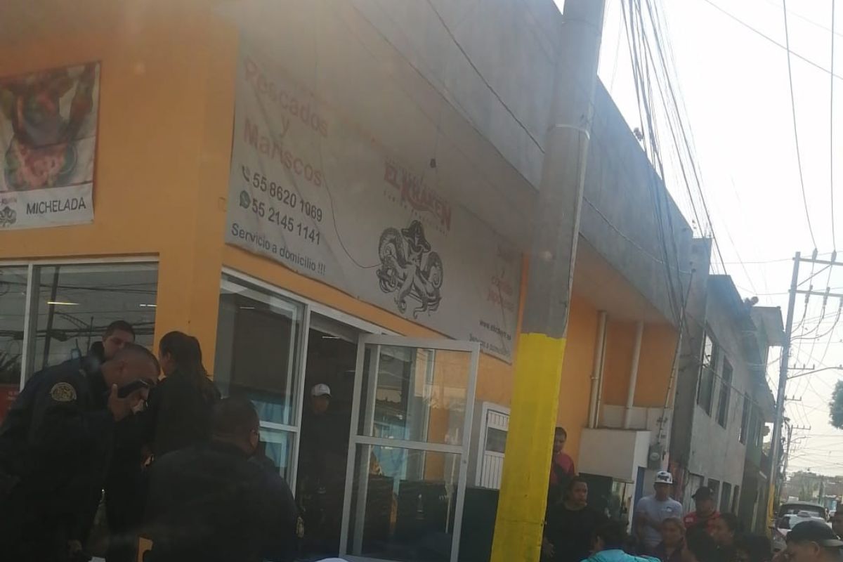 Muere por asfixia repartidor de agua en Iztapalapa; comía una torta