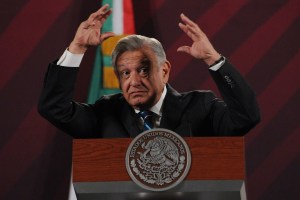 AMLO señaló que "El Rey" Zambada resultó "más derecho" que el abogado de Genaro García Luna.