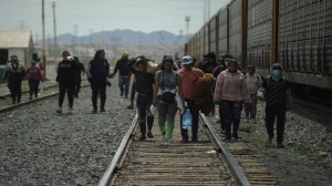 AMLO señaló que el crimen organizado secuestra a migrantes en su camino a EU.