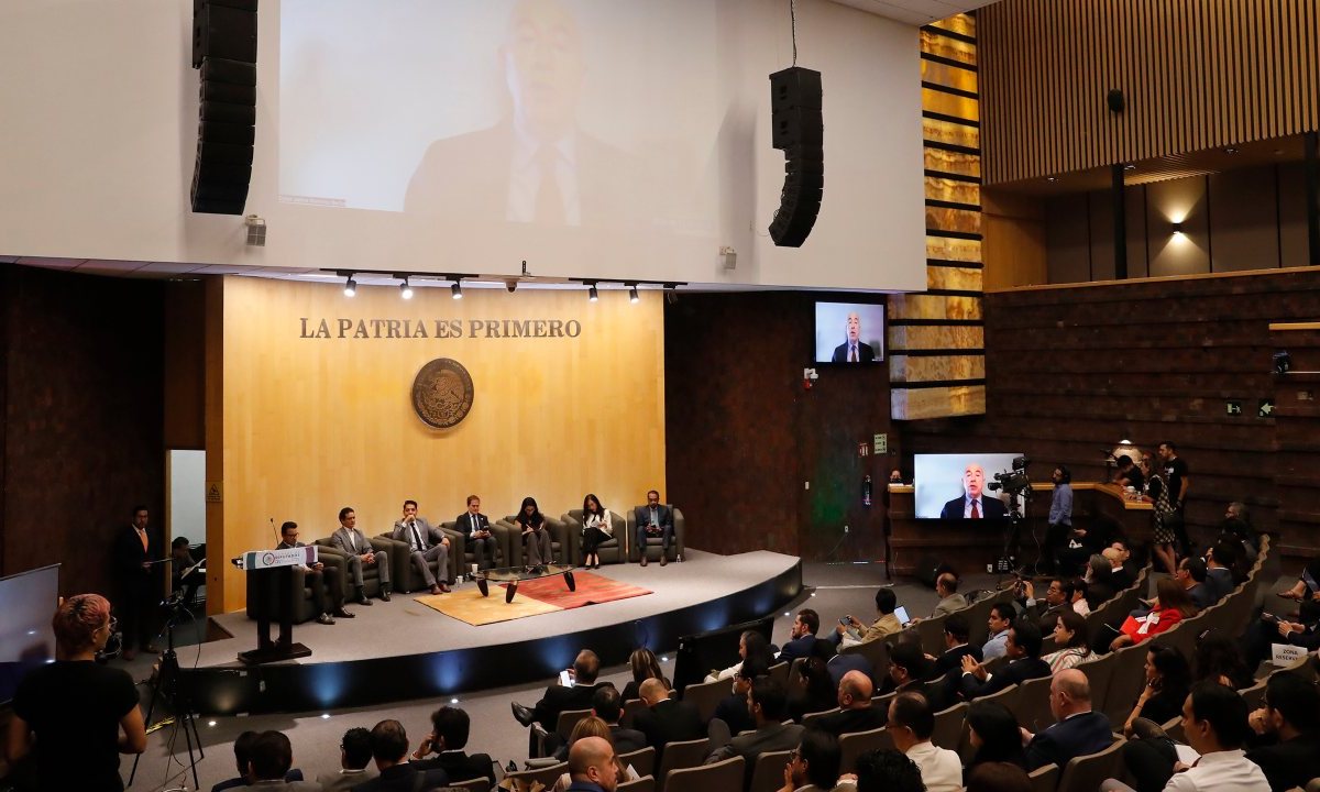 En la inauguración del foro Rumbo a la salud digital en México participaron figuras como Adrián Pacheco López, representante del Cenetec, y diputados