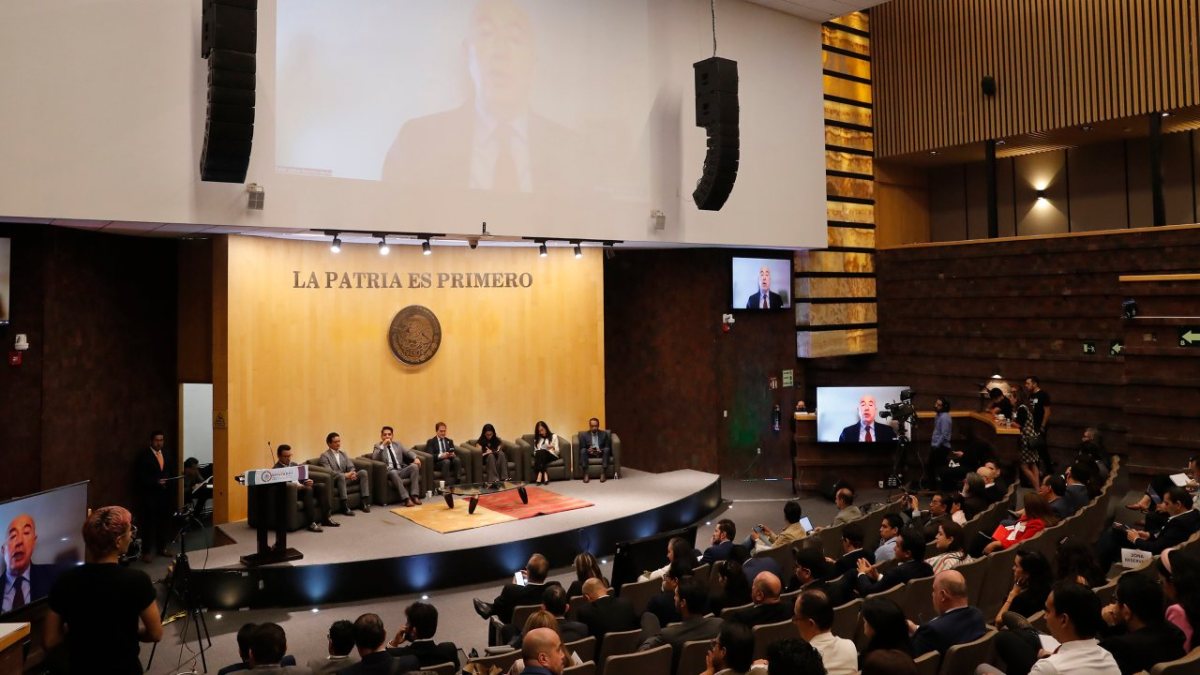 En la inauguración del foro Rumbo a la salud digital en México participaron figuras como Adrián Pacheco López, representante del Cenetec, y diputados