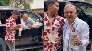 Regalan mezcal y tortillas a AMLO en visita a Oaxaca.