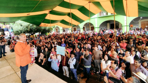 Foto: @adan_augusto | Adán Augusto López presumió la construcción de caminos artesanales con apoyo de las comunidades en Oaxaca.