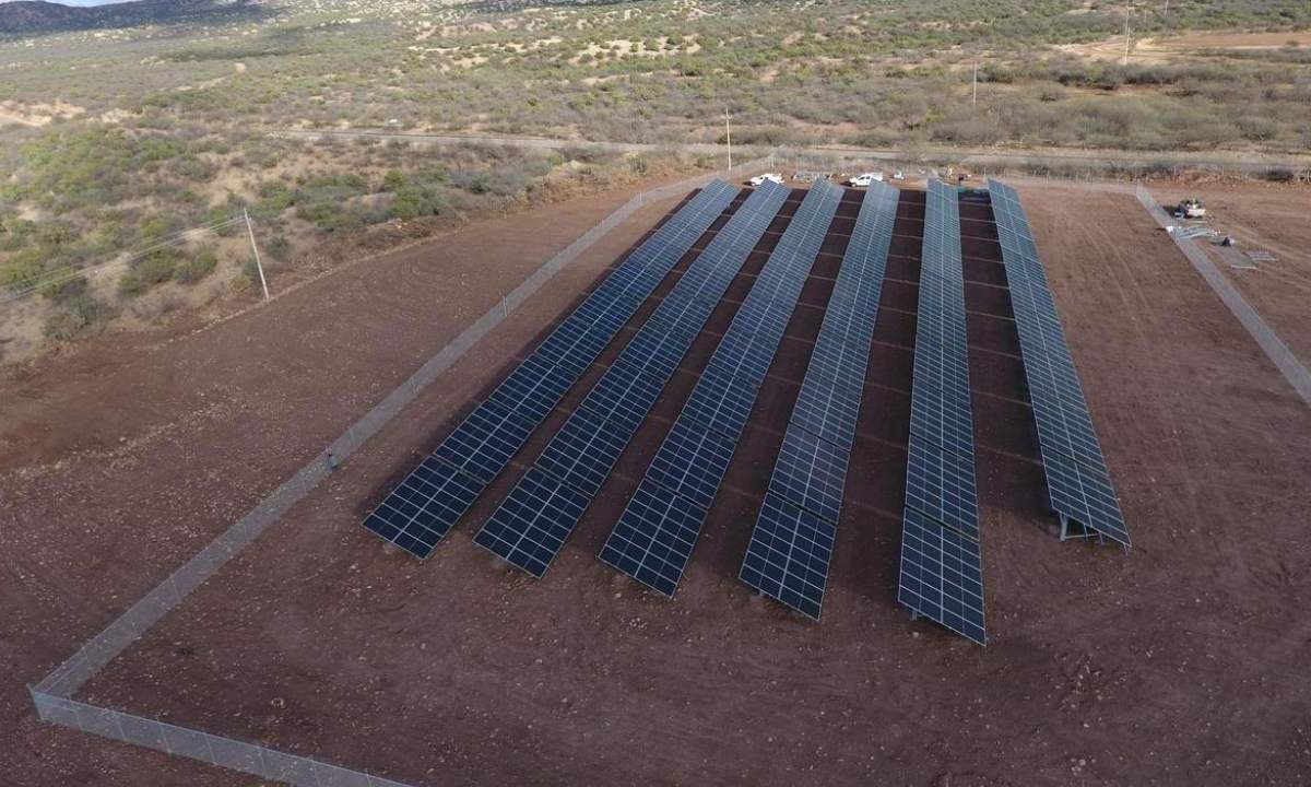 cuatro plantas fotovoltaicas