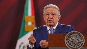 AMLO defiende a la Sedena y Marina; acusa campaña de desprestigio