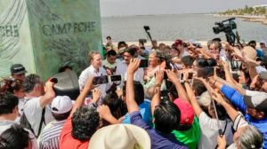 Manuel Velasco, llamó a Pemex a resarcir el daño ecológico causado por el derrame de petróleo en una de sus plataformas