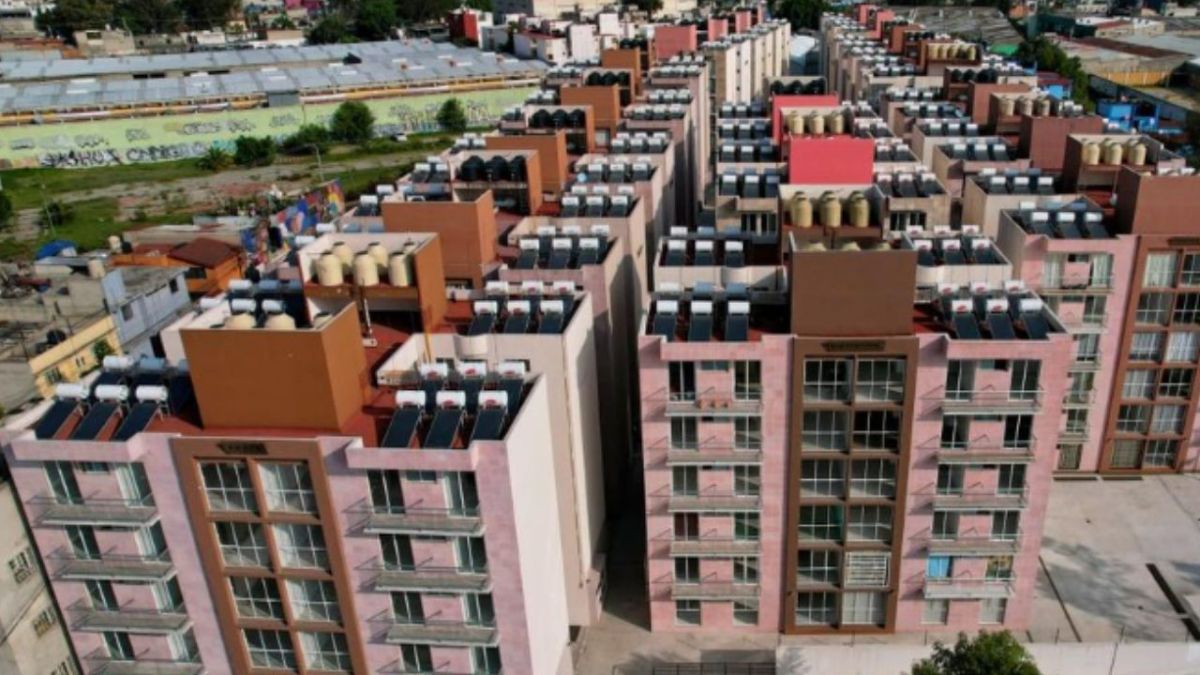 El jefe de Gobierno de la CDMX hizo entrega de Unidad Habitacional Joyas de San Lorenzo, en la alcaldía Iztapalapa