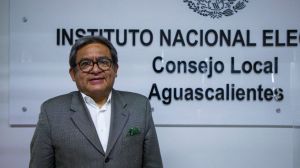 Renuncia administrador del INE