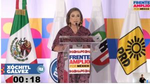 Xóchitl Gálvez en el primero de cinco foros organizados por el Frente Amplio por México.