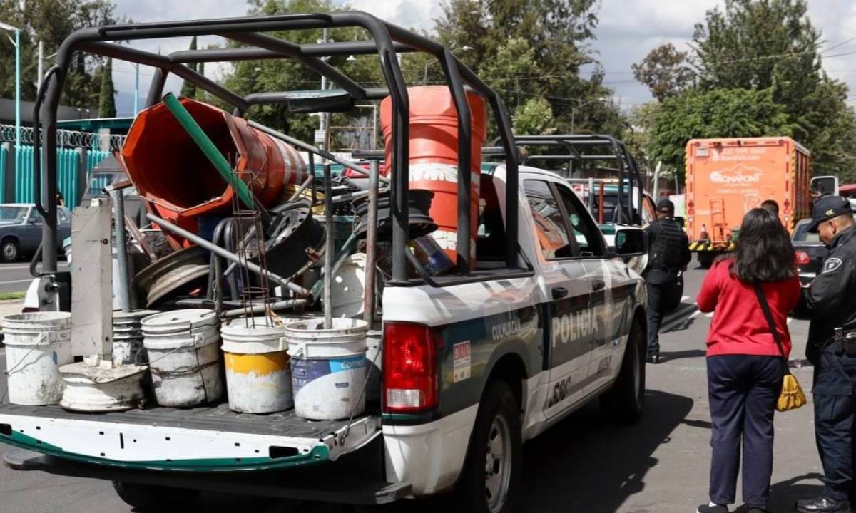 La alcaldía Coyoacán participó en el operativo para la recuperación de vialidades y espacios públicos que se llevó a cabo en División del Norte, Canal de Miramontes, Calzada de las Bombas, en la colonia Ex-Ejido Santa Úrsula Coapa.