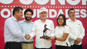 Con la entrega de 5 mil 647 becas para universitarios de Cajeme, Bácum y Benito Juárez, y la inclusión de más jóvenes al programa JCF, el gobernador Alfonso Durazo refrendó su compromiso de impulsar la educación y la inclusión laboral de los sonorenses