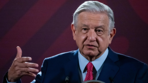 “Bastón de mando” de Morena, símbolo de la lucha por los más pobres: AMLO