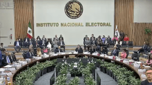 Aprueba Comisión del INE 660 mdp de tope de gastos para campaña presidencial