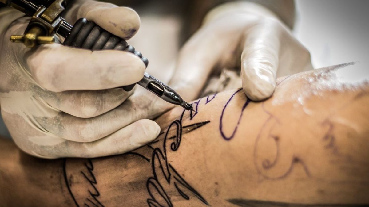 ¿Ya tomaste la decisión de realizarte un tatuaje? Pues toma en cuenta estos consejos para que sea una experiencia única.