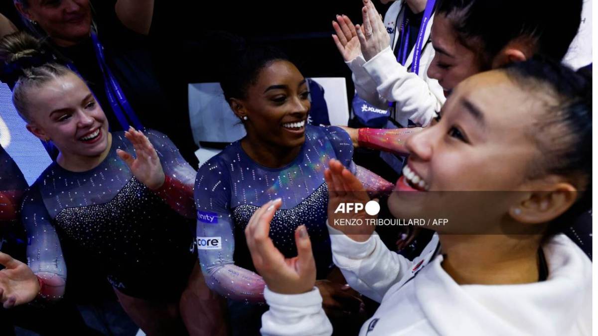 Las gimnastas estadounidenses se proclamaron campeonas del mundo por equipos, permitiendo a Simone Biles obtener su título 20