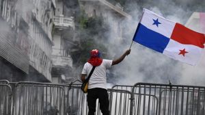 Panameños marchan en contra de contrato para minera de cobre canadiense